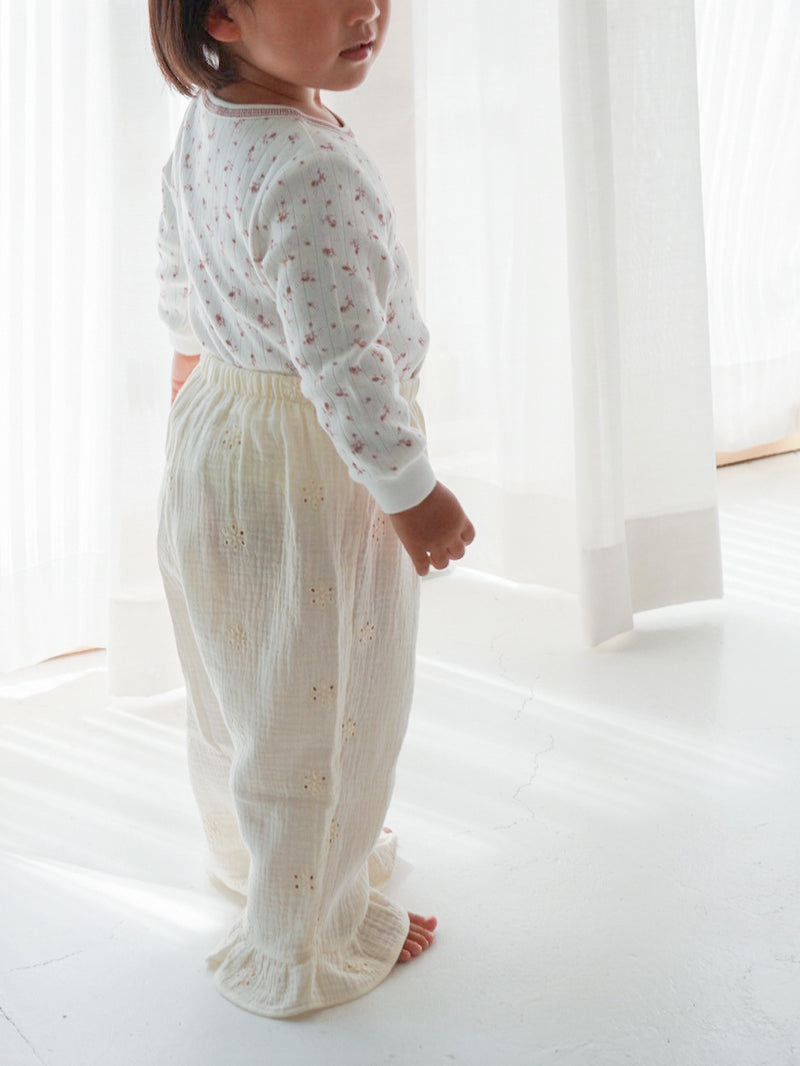 Flower crepe pants